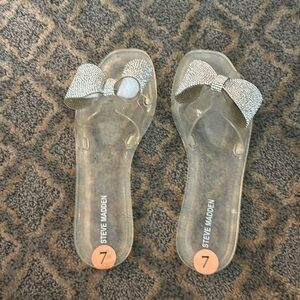 Size 7 Steve Madden jelly slides